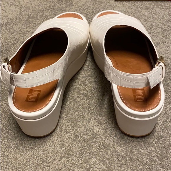 Lovingly worn Fitflop Eloise croc-print stone - Picture 2 of 3